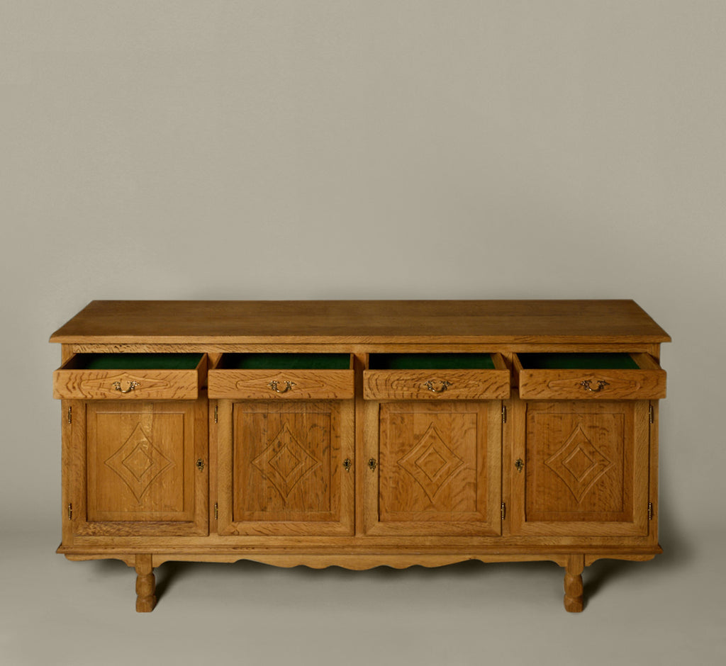 MID CENTURY SIDEBOARD IN THE STYLE OF HENNING KJAERNULF