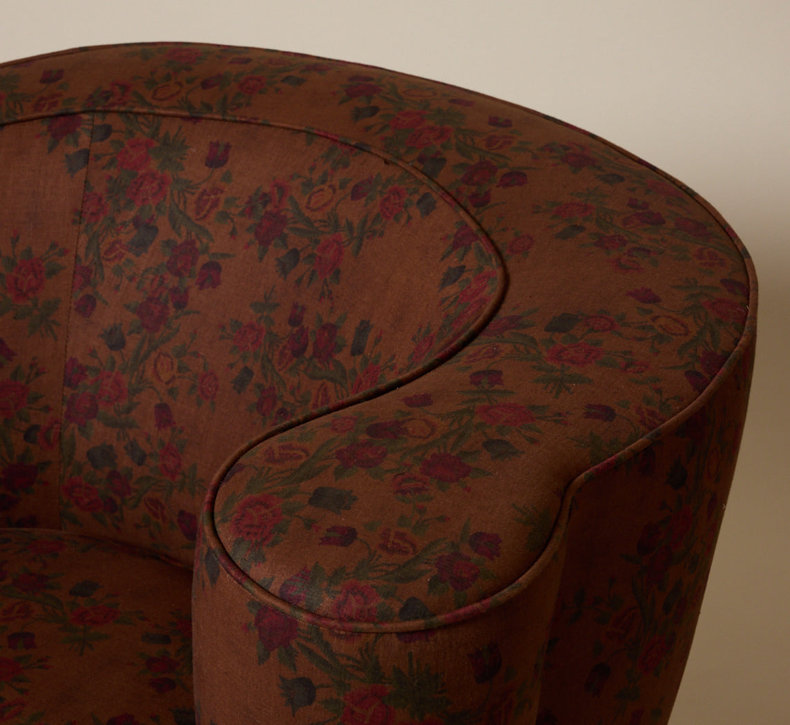 VLADIMIR KAGAN STYLE SPRING VINE FLORAL UPHOLSTERED SWIVEL LOUNGE CHAIR AND OTTOMAN