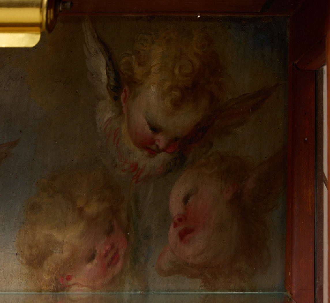 19TH CENTURY INLAID EBONY & ROSEWOOD VITRINE WITH PAINTED CHERUBS