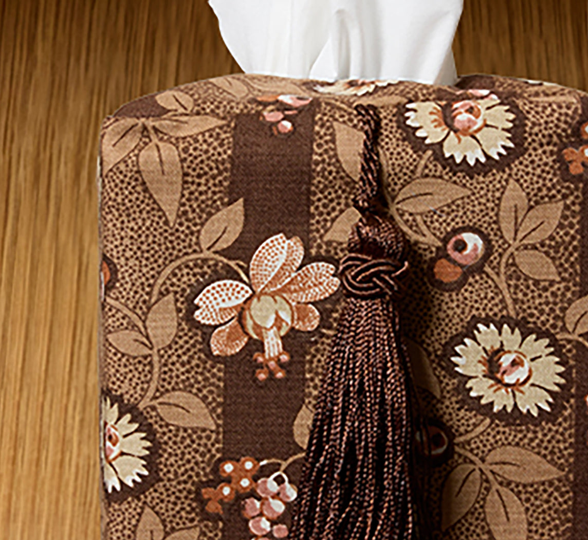 PIERCE & WARD CRIMSON & CLOVER TISSUE BOX COVER