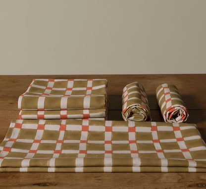 CHECKERBOARD BLOCK-PRINT TEA TOWEL IN OLIVE AND RED