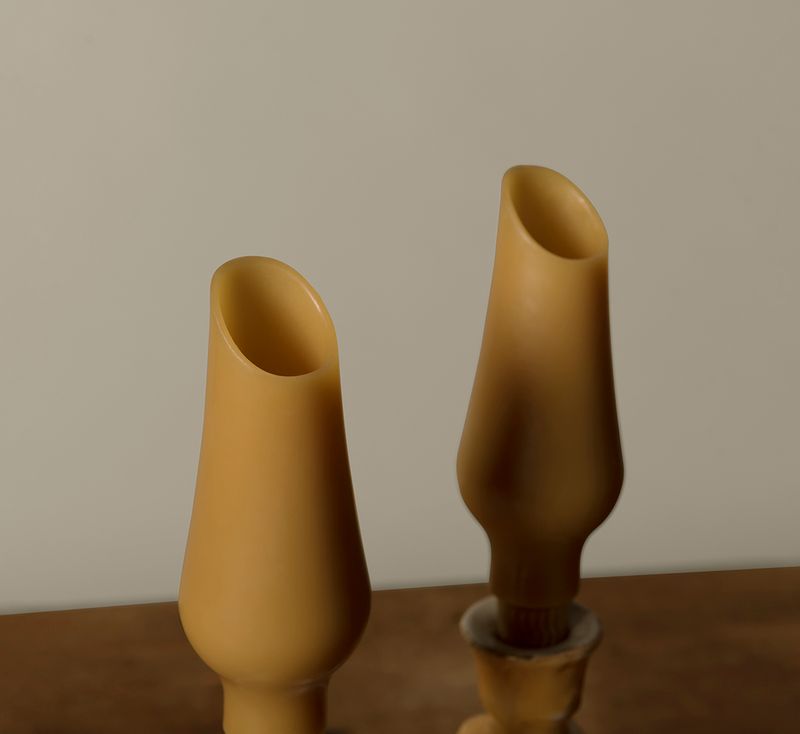 HANDS VASE PAIR IN NATURAL