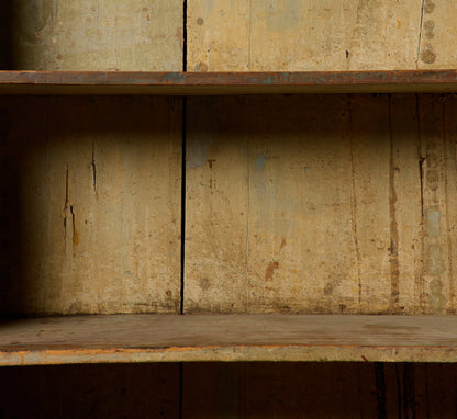 19TH CENTURY HUDSON VALLEY PRIMITIVE STEPBACK CUPBOARD