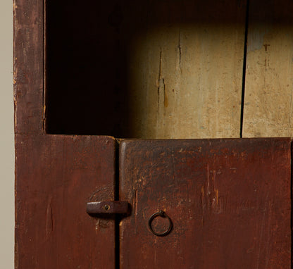 19TH CENTURY HUDSON VALLEY PRIMITIVE STEPBACK CUPBOARD