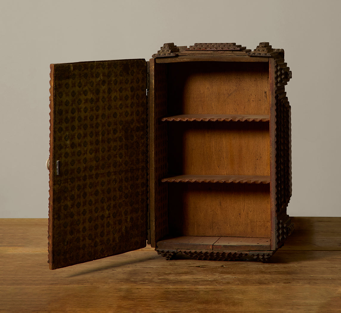 19TH CENTURY TRAMP ART DRESSER BOX