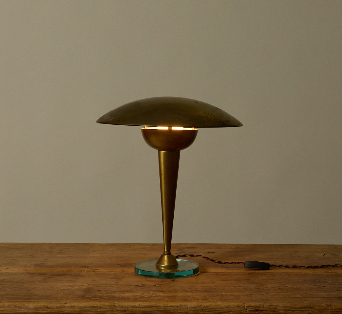 1950s ITALIAN CRYSTAL AND BRASS TABLE LAMP ATTRIBUTED TO PIETRO CHIESA FOR FONTANA ARTE