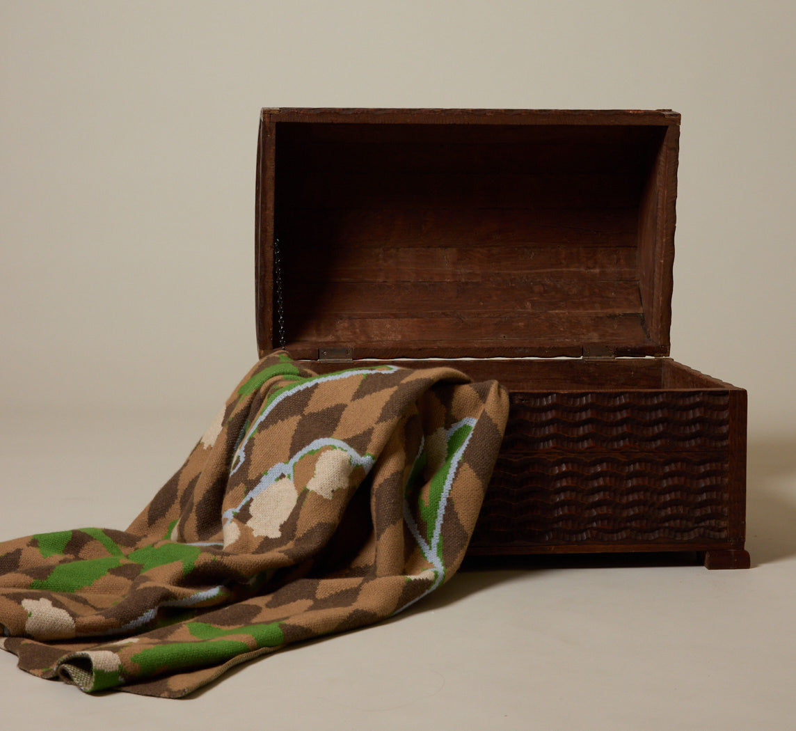 19TH CENTURY FOLK ART CHIP CARVED CHEST