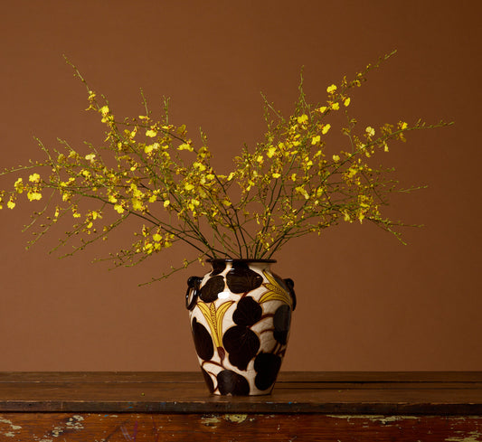 1930S ITALIAN NOVECENTO PAINTED LILY MAJOLICA VASE