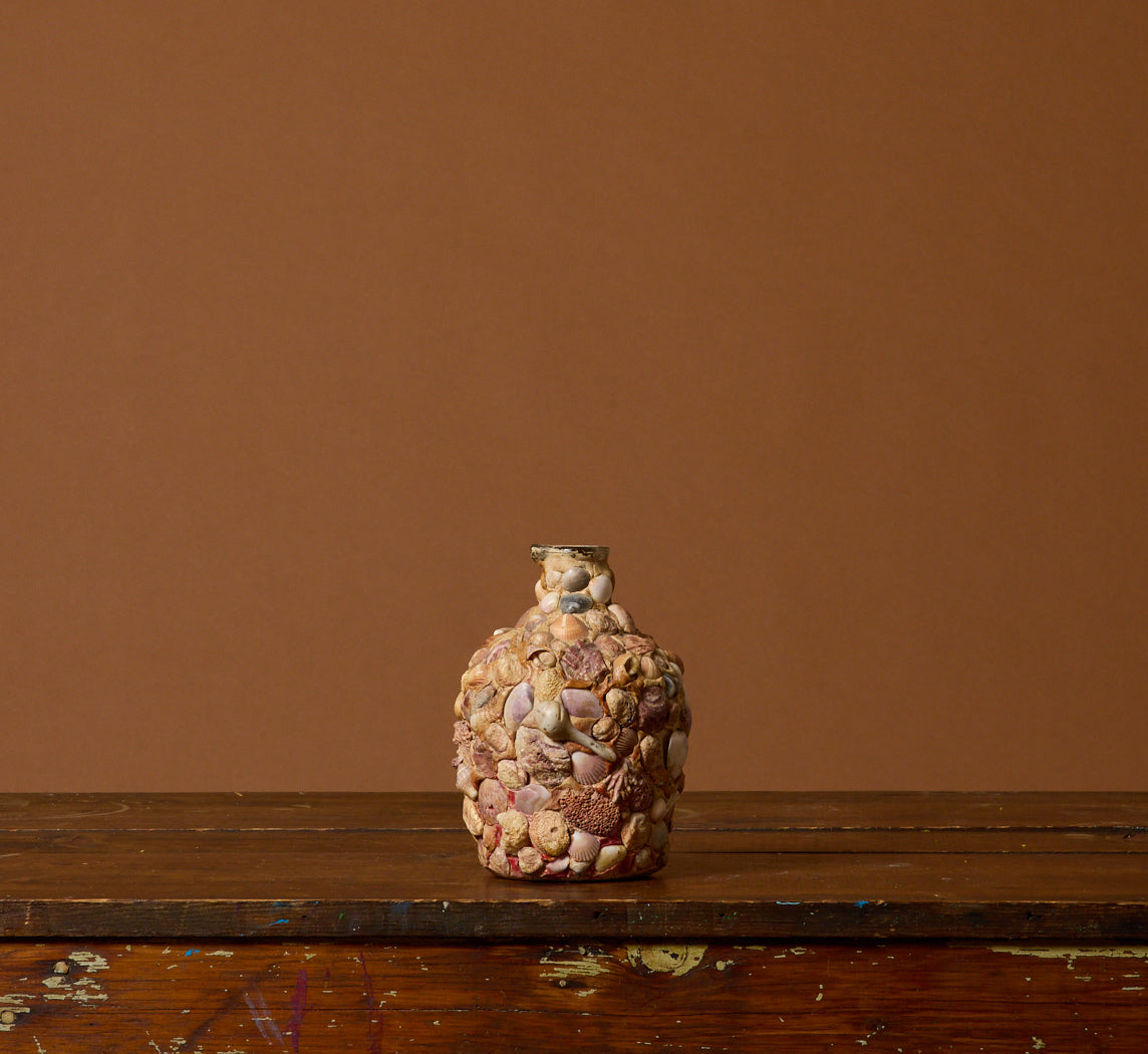 VINTAGE FOLK ART SEASHELL JUG