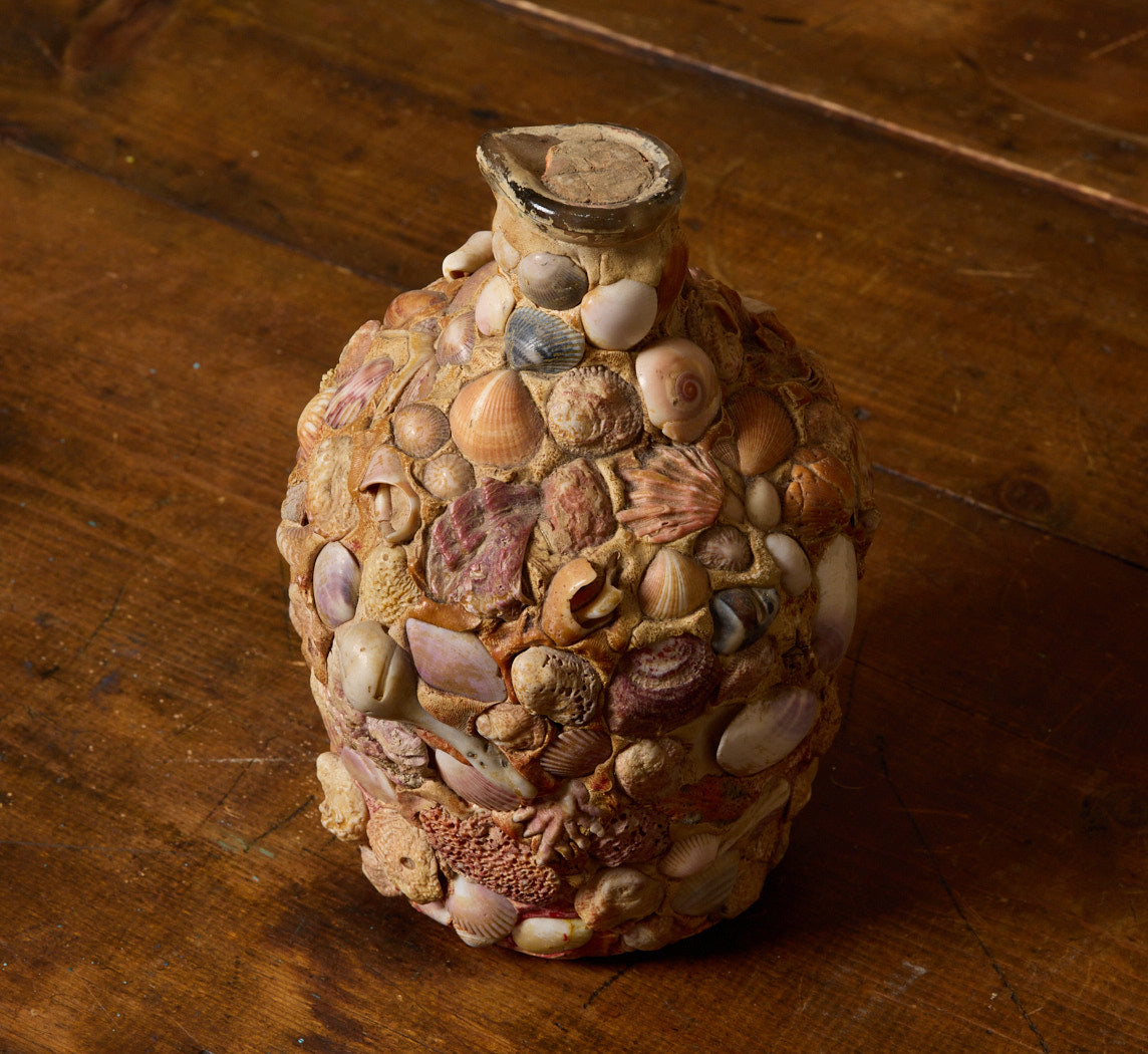 VINTAGE FOLK ART SEASHELL JUG
