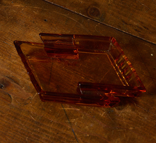 1930S ART DECO AMBER ASHTRAY