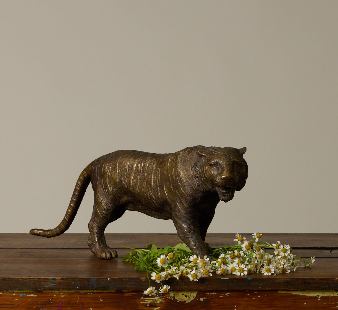 20TH CENTURY JAPANESE BRONZE TIGER