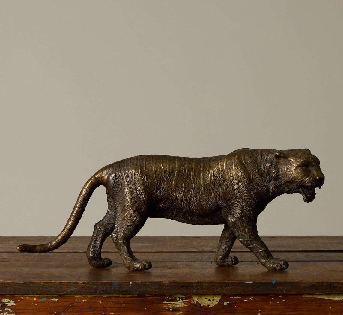 20TH CENTURY JAPANESE BRONZE TIGER