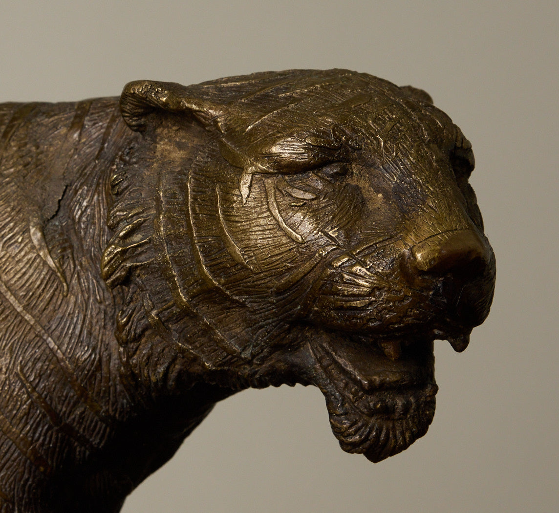 20TH CENTURY JAPANESE BRONZE TIGER
