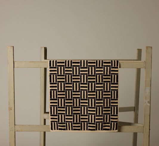 BAINA SAROMA BATH MAT IN SAND & NOIR