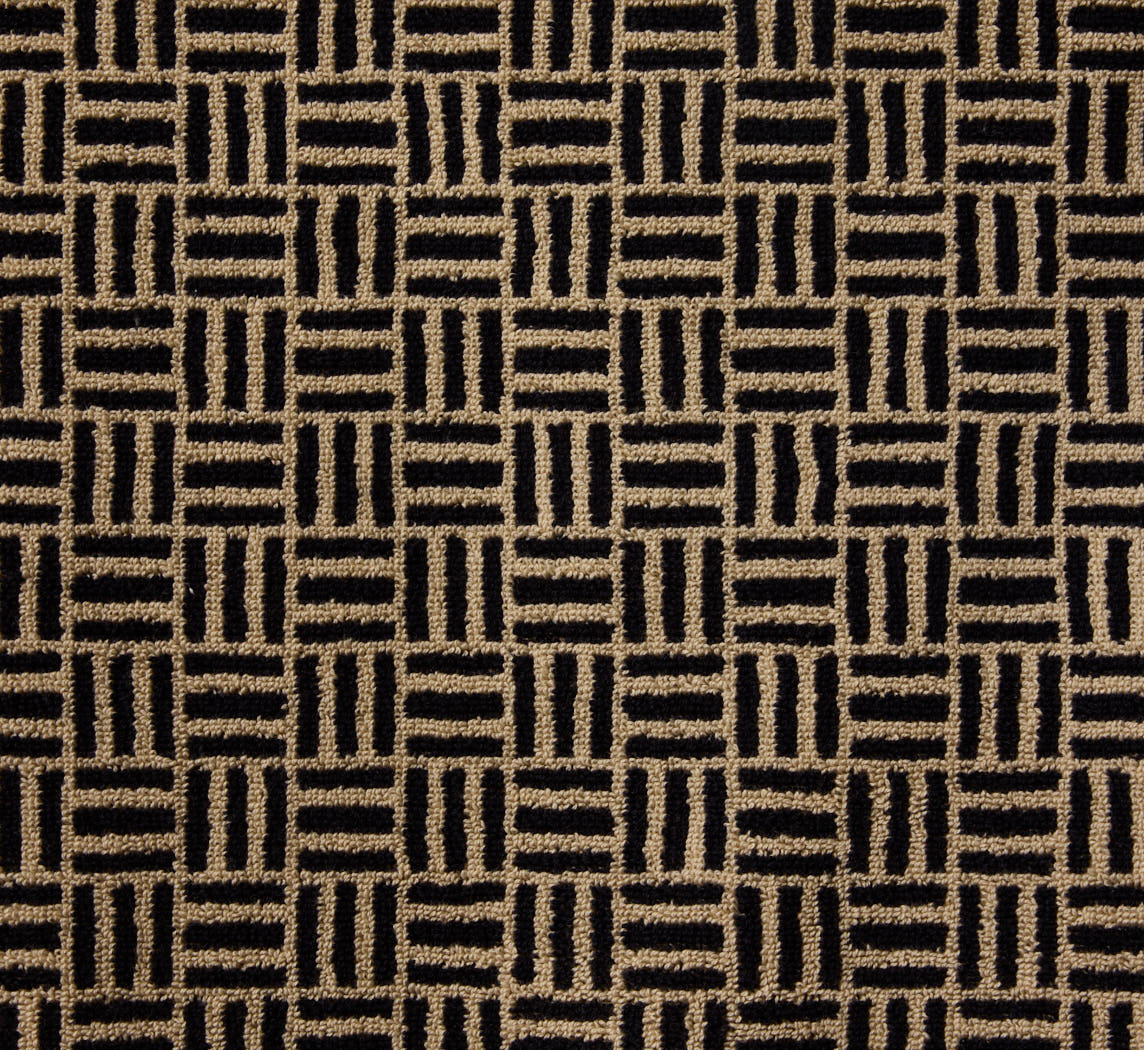 BAINA TORRENS HAND TOWEL IN SAND & NOIR