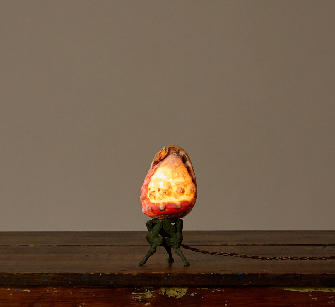 ITALIAN CARVED CHERUB CAMEO CONCH SHELL LAMP, C. 1910