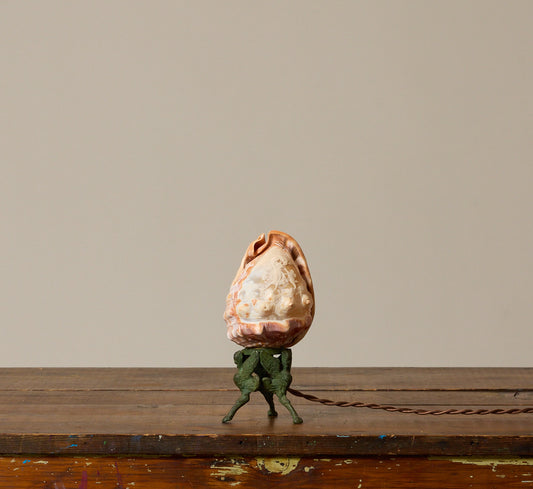 ITALIAN CARVED CHERUB CAMEO CONCH SHELL LAMP, C. 1910