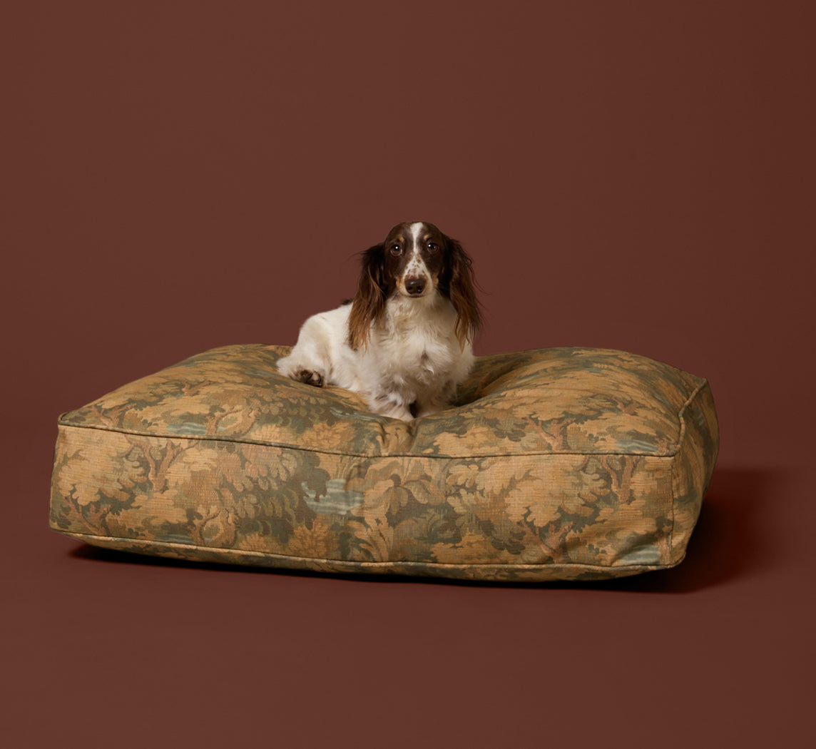 PIERCE & WARD DOG BED IN THE TAPESTRY (MULTIPLE SIZES)