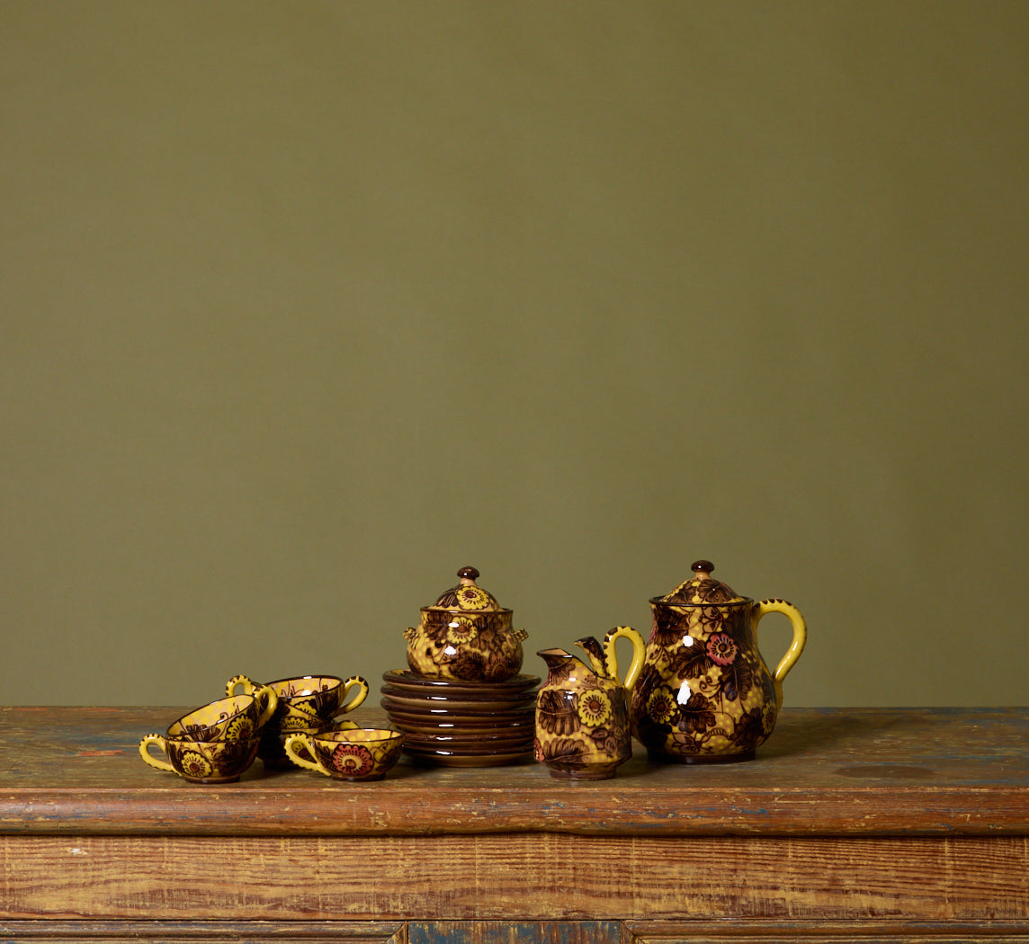 VINTAGE ITALIAN MAJOLICA PAINTED TEA SERVICE
