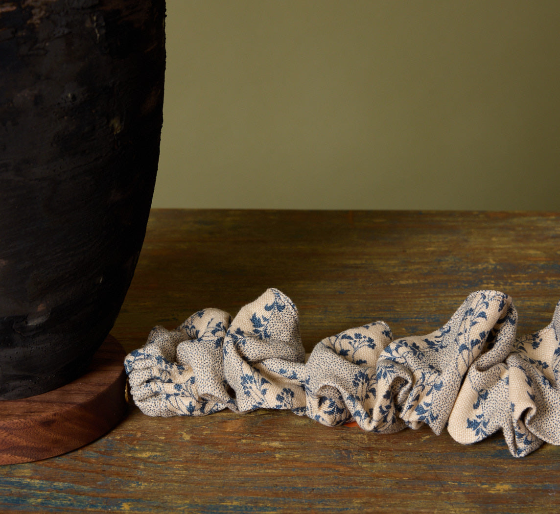 PIERCE & WARD BLUE MOON FLORAL CORD COVER