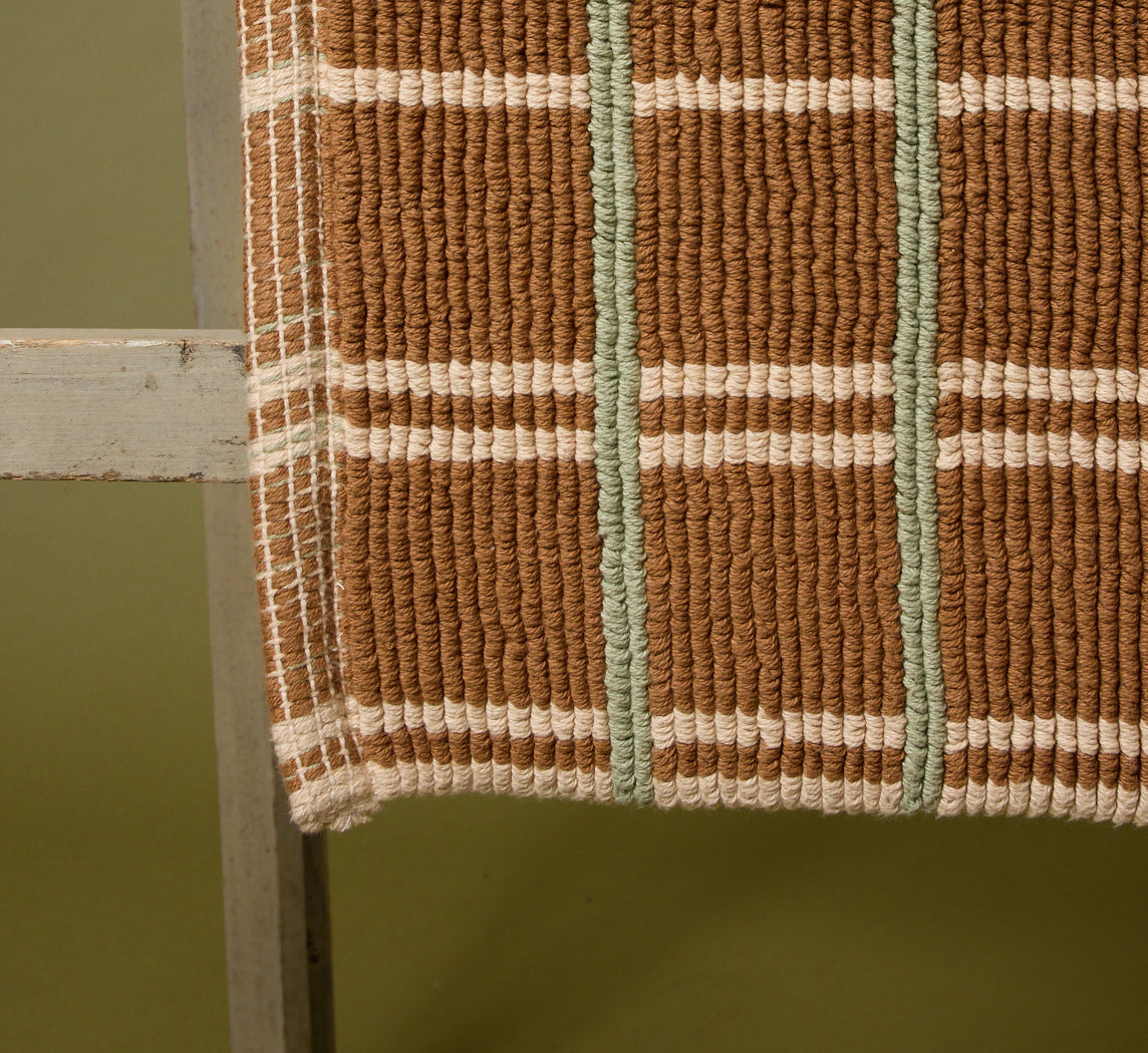 LUCIA BATH MAT IN HAZELNUT & JADE