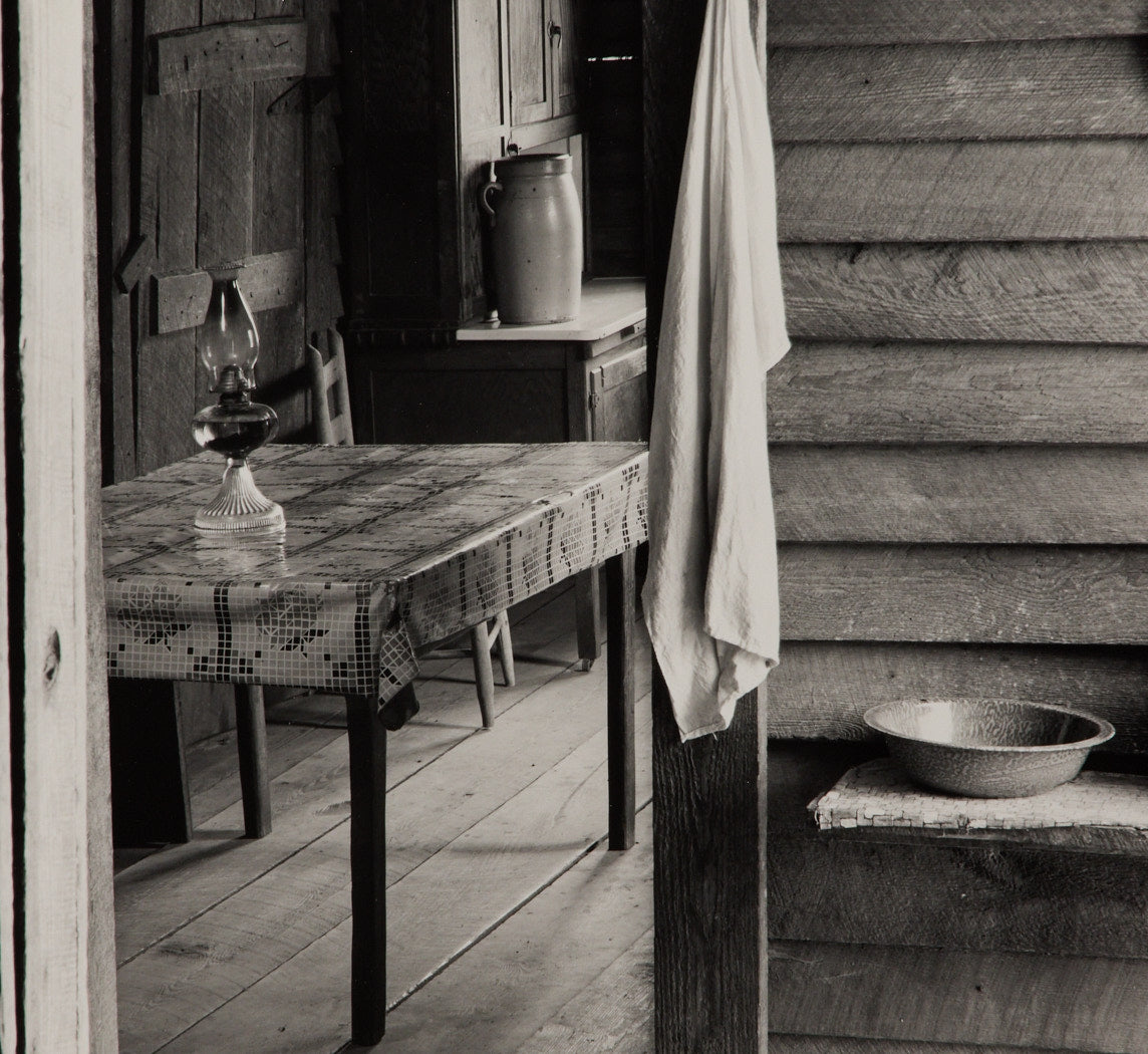 LIMITED EDITION "FARMER'S KITCHEN" SILVER GELATIN PRINT BY WALKER EVANS (1903-1975)