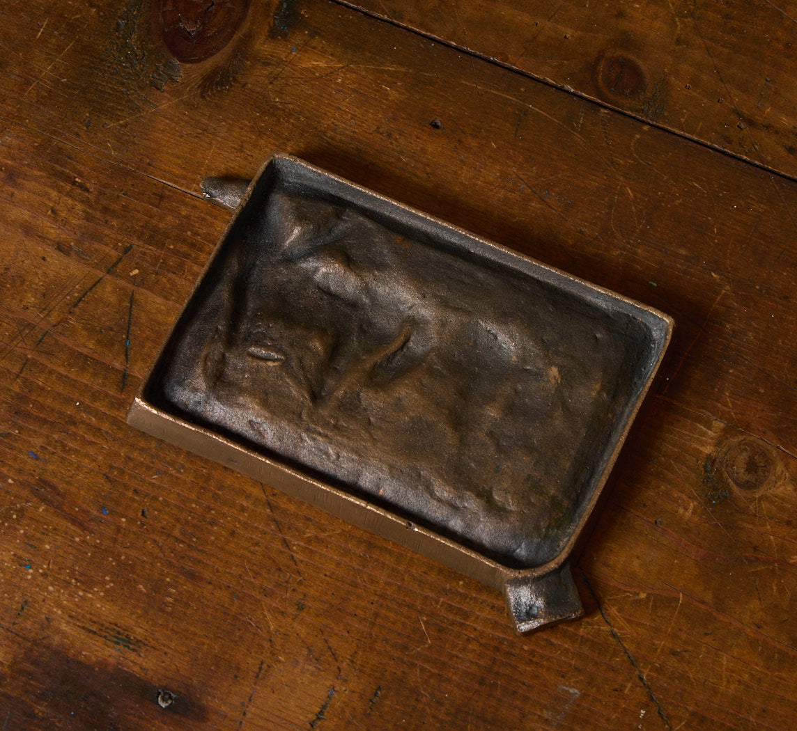 EARLY 2OTH CENTURY COPPER-BRONZE EQUESTRIAN ASHTRAY