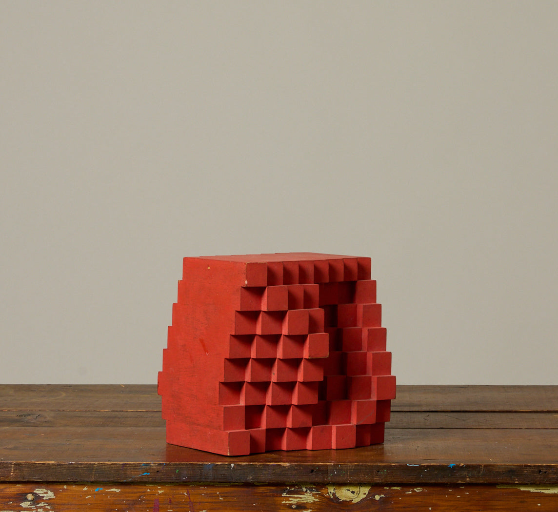 1950S VIENNESE MODERNIST GEOMETRIC RED WOOD SCULPTURE BY ALOIS HEIDEL (1915-1990)