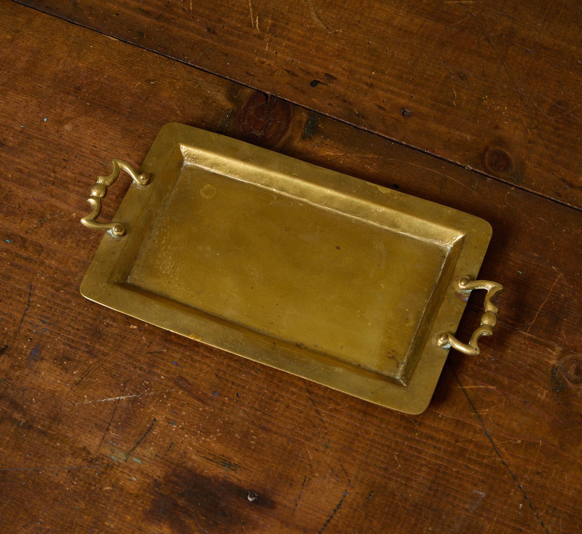 EARLY 20TH CENTURY ARTS & CRAFTS BRASS TRAY