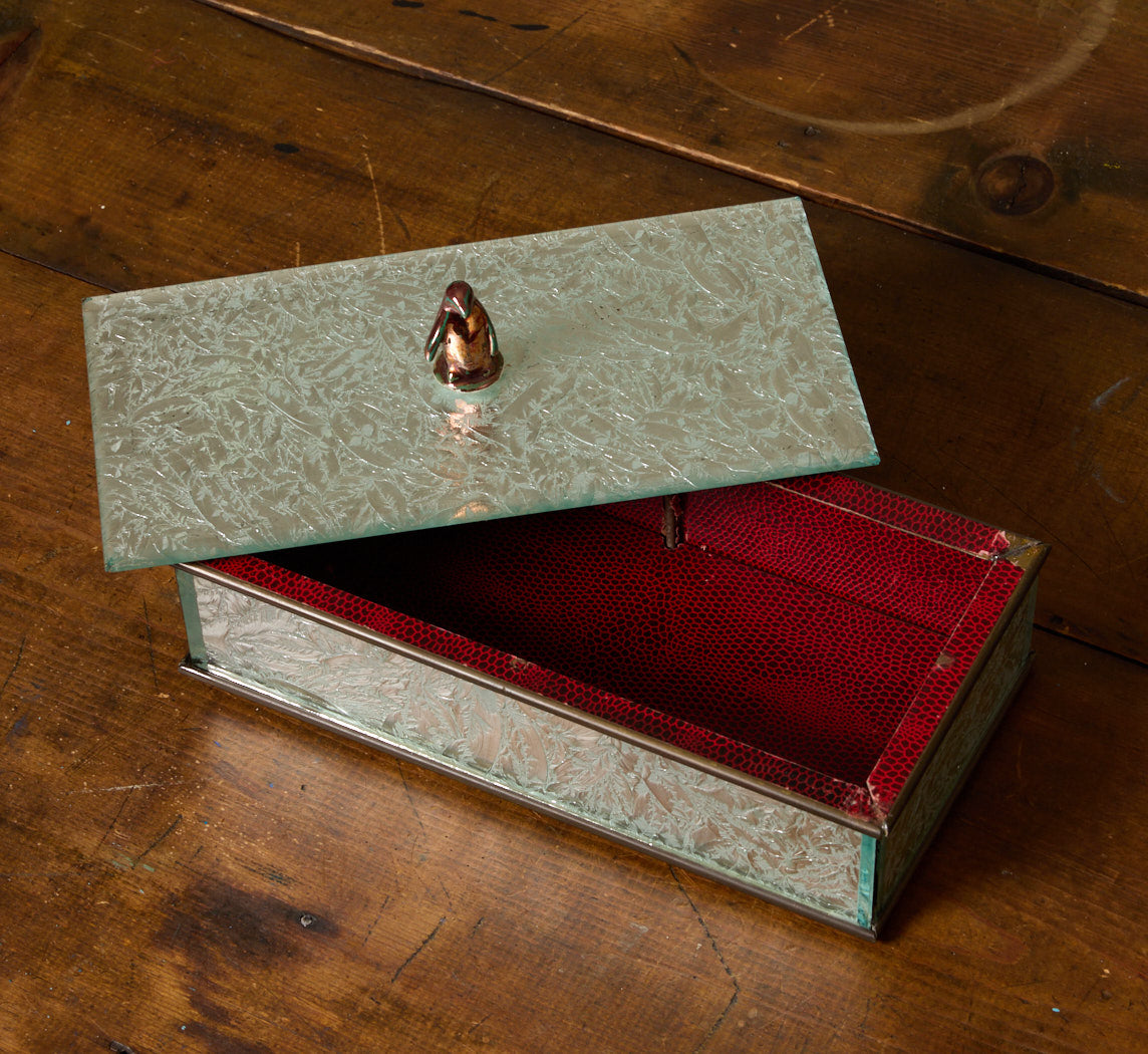 1950S MIRRORED GLASS BOX WITH PENGUIN FINIAL
