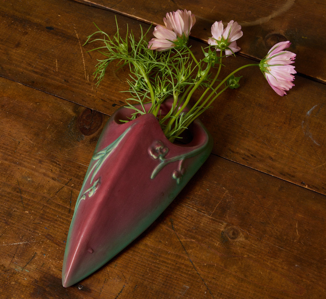 1920S ART NOUVEAU BUDDING FLOWER STONEWARE WALL POCKET