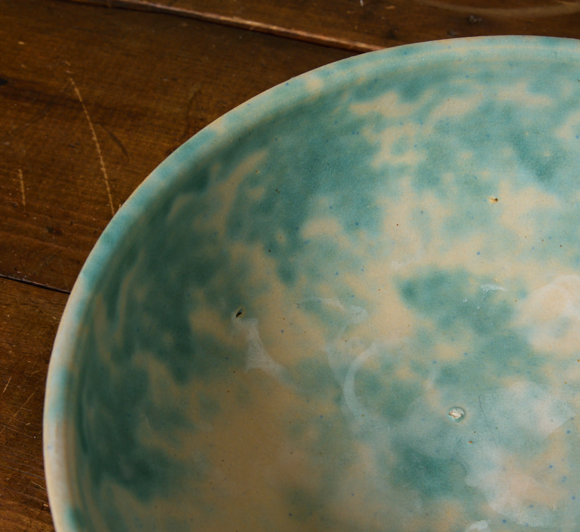 1930S MOTTLED GREEN & BLUE STONEWARE SERVING BOWL