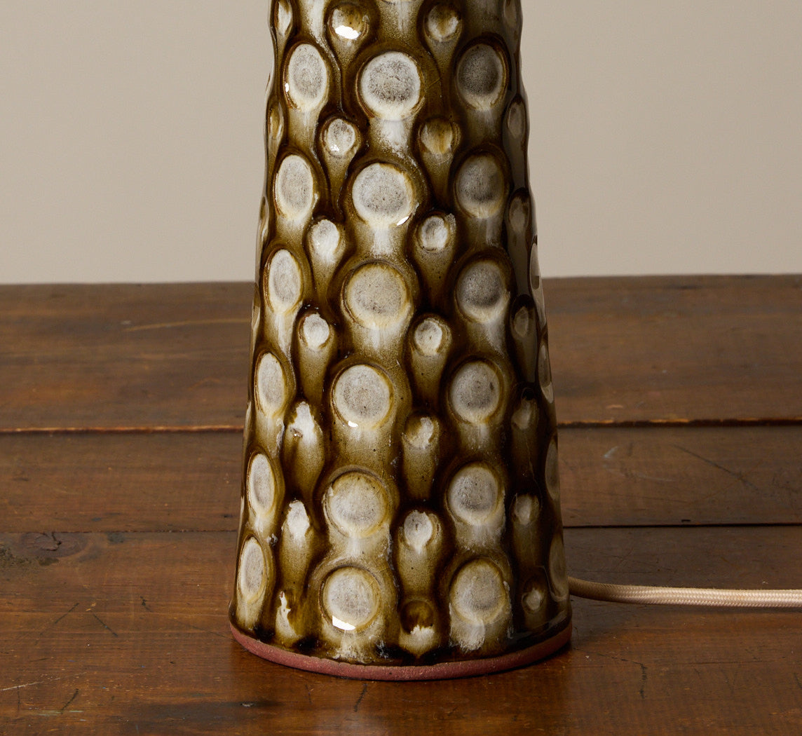 CASA ALFARERA POLKA LAMP IN CARAMEL BROWN WITH CREAM DOTS