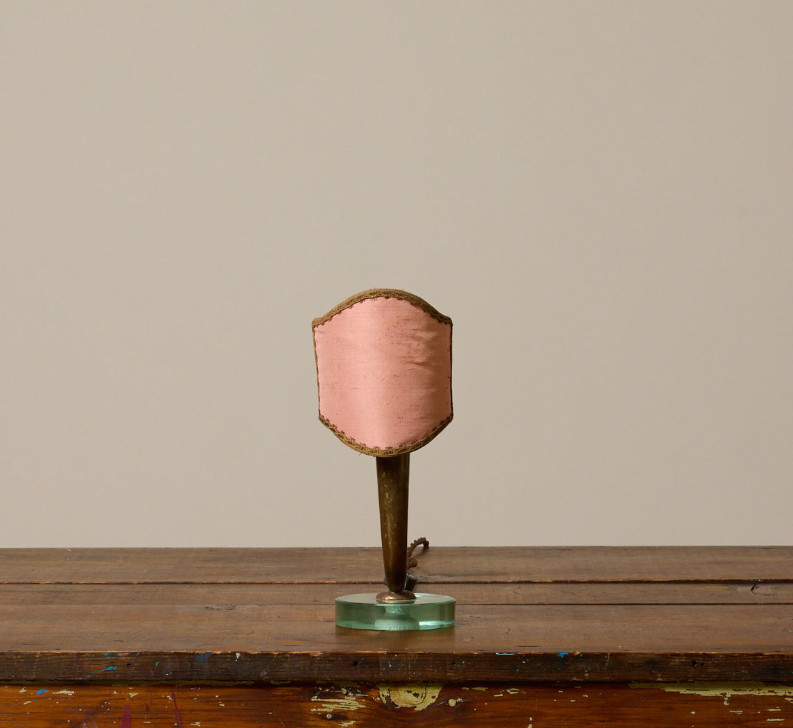MIDCENTURY ITALIAN PINK & CURVED BRASS TABLE LAMP
