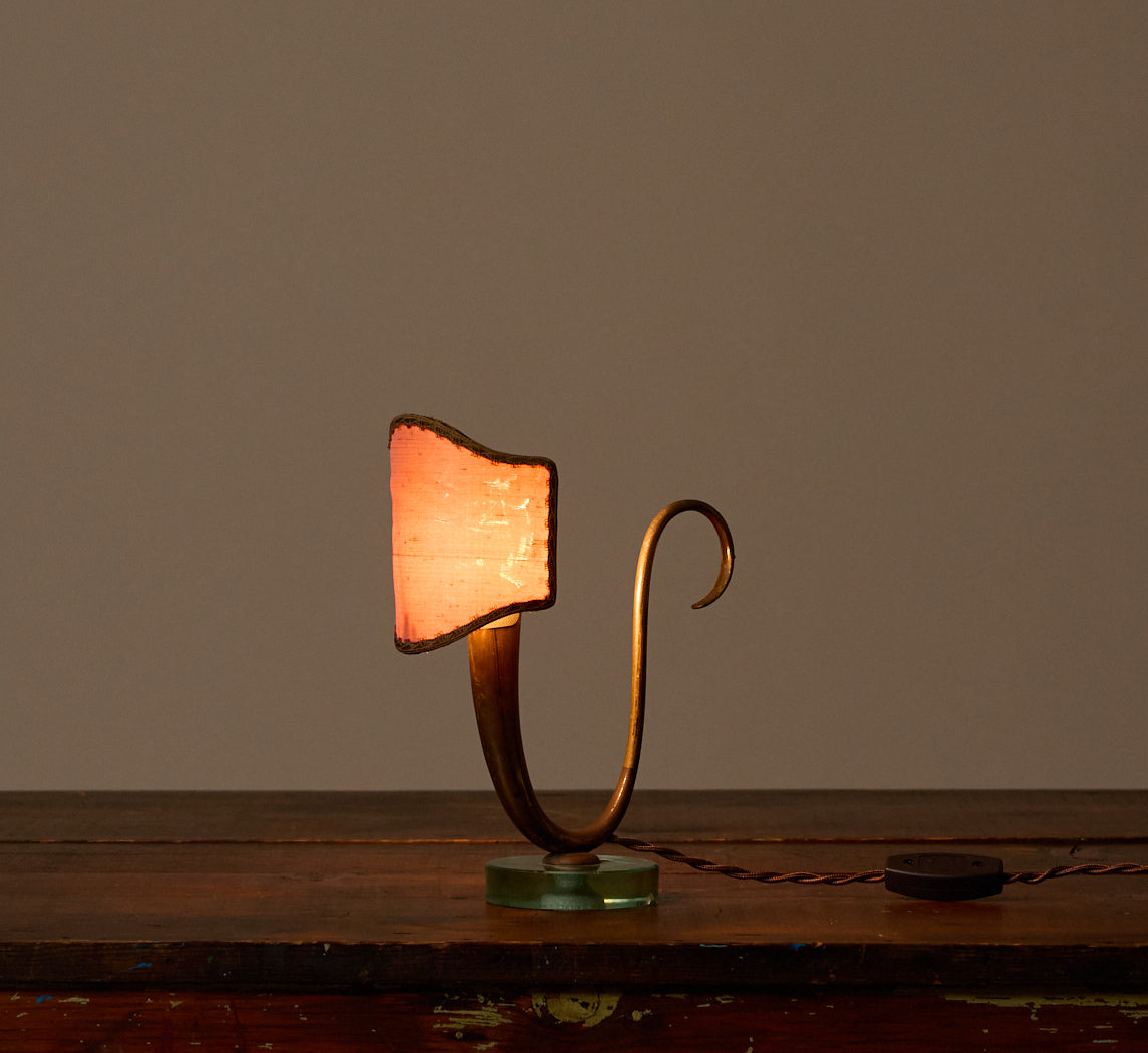 MIDCENTURY ITALIAN PINK & CURVED BRASS TABLE LAMP