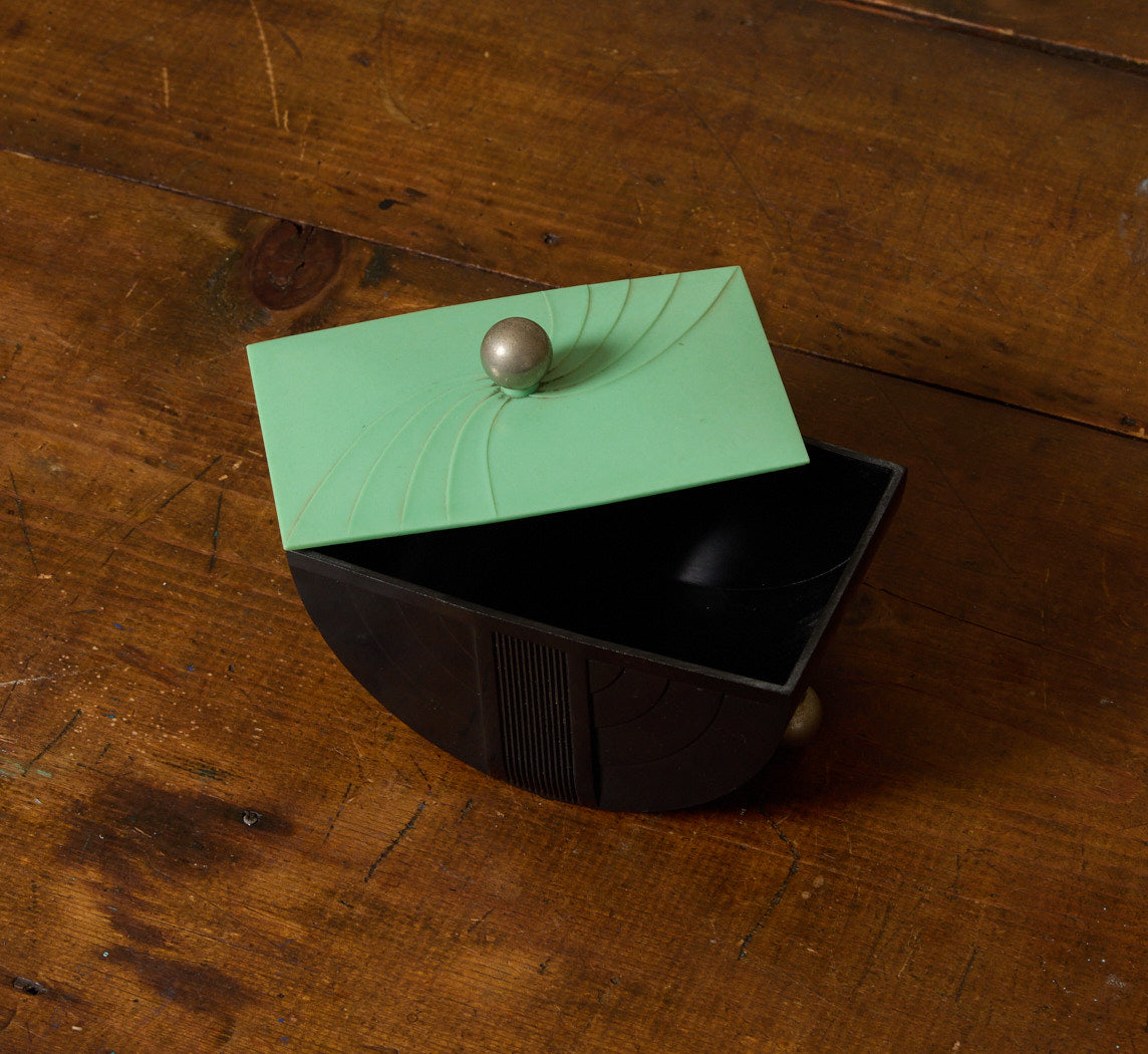 1930S ART DECO JADE & BLACK BAKELITE TRINKET BOX