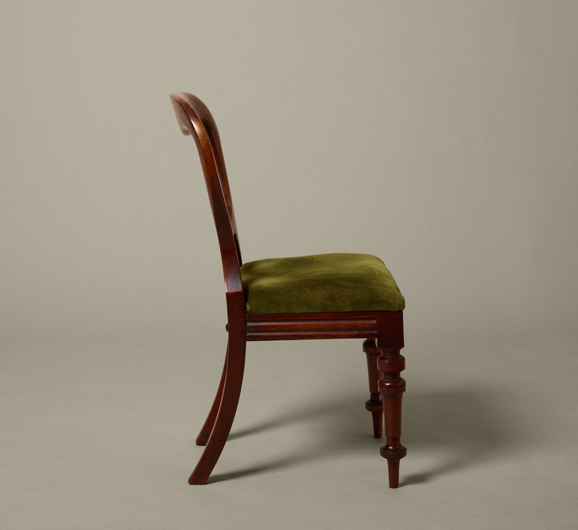 19TH CENTURY VICTORIAN VELVET & WALNUT CHAIR