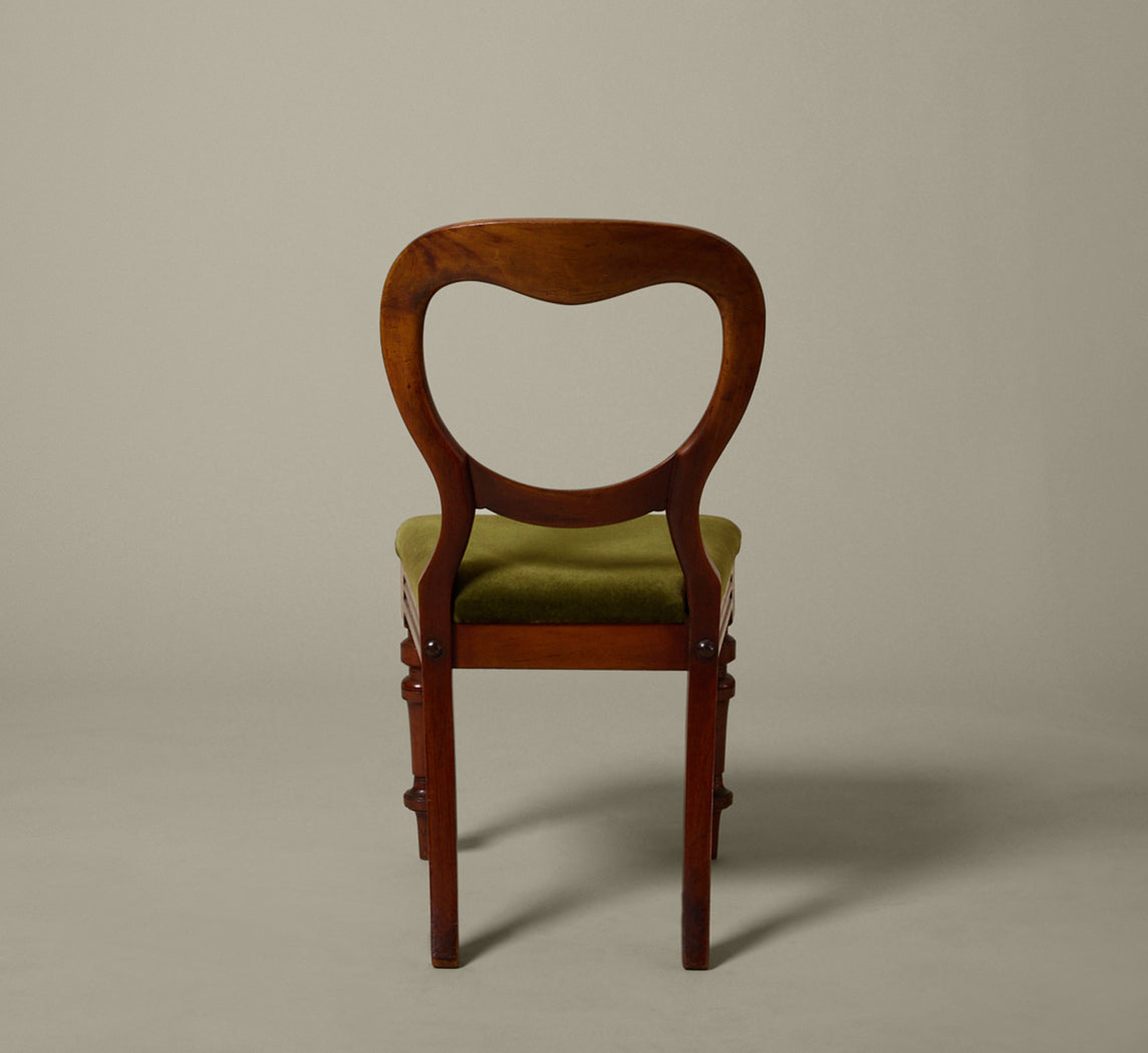 19TH CENTURY VICTORIAN VELVET & WALNUT CHAIR