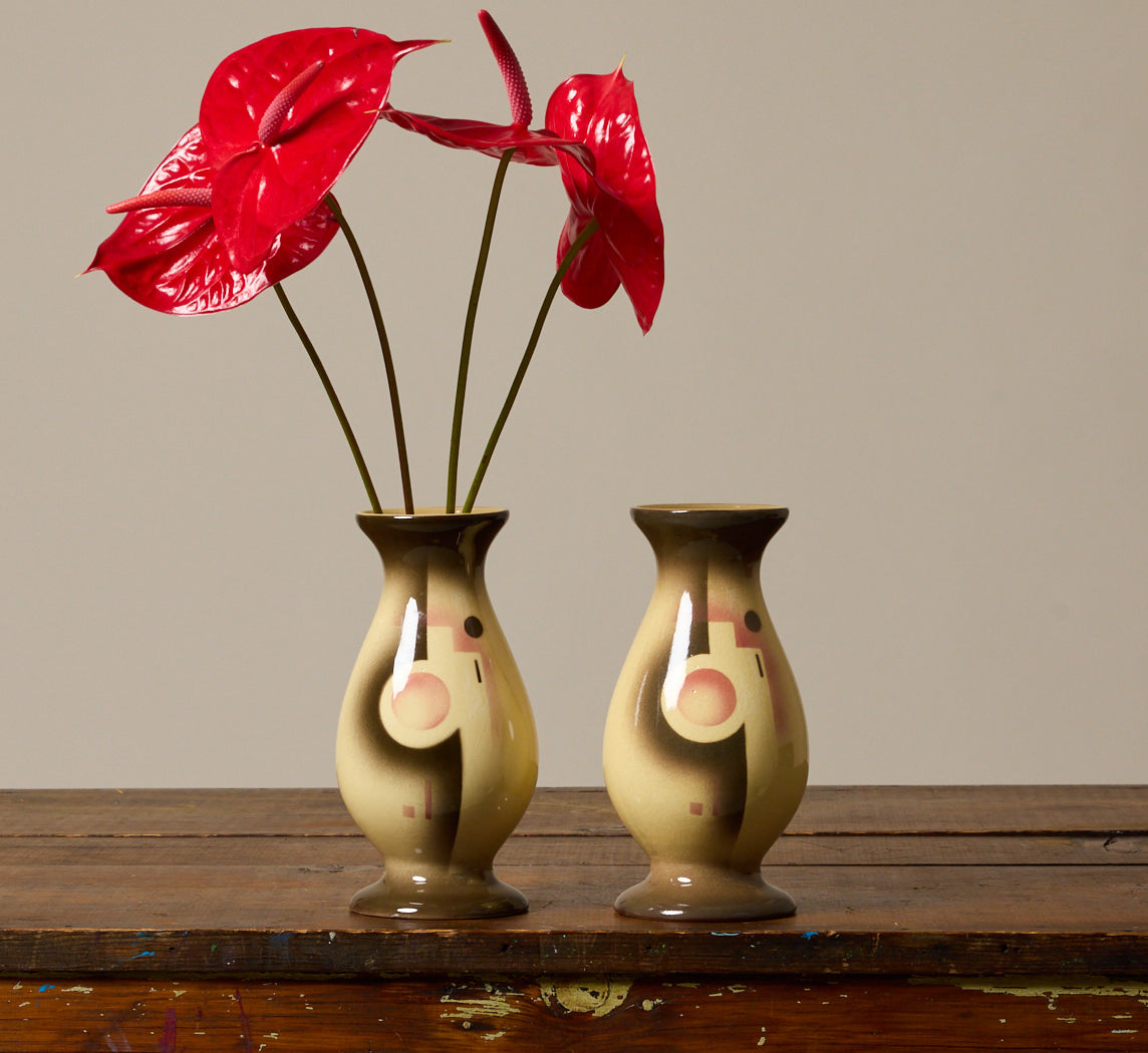 PAIR OF GERMAN SPRITZDEKOR VASES, CIRCA 1928-1933