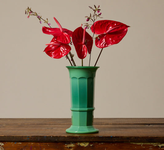 ENGLISH ART DECO JADEITE GLASS VASE BY DAVIDSON’S, MODEL 279, 1931-1934
