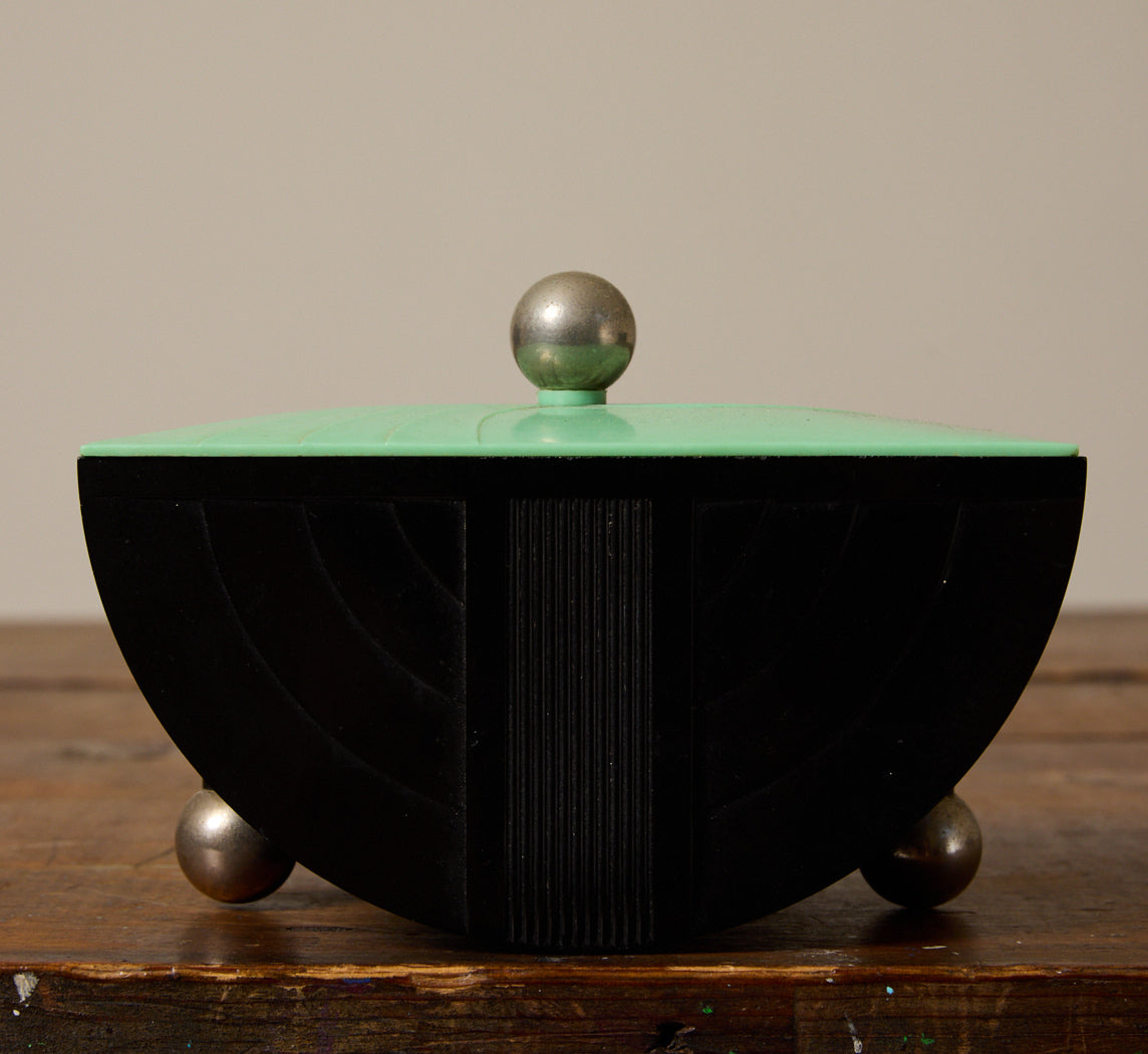 1930S ART DECO JADE & BLACK BAKELITE TRINKET BOX