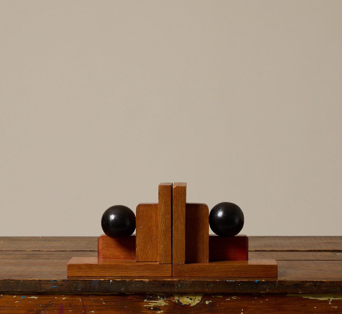 PAIR OF 1920S AMSTERDAM SCHOOL GEOMETRIC OAK BOOKENDS