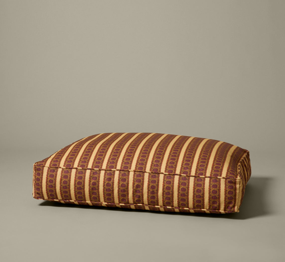 PIERCE & WARD DOG BED IN ROSE STRIPE (MULTIPLE SIZES)