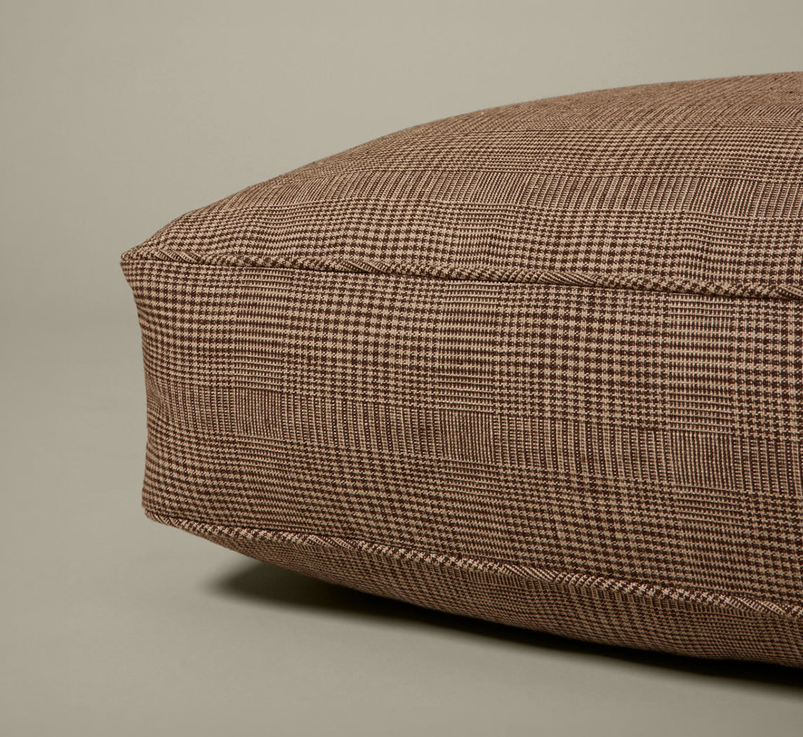 PIERCE & WARD DOG BED IN ITALIAN PLAID LINEN (MULTIPLE SIZES)