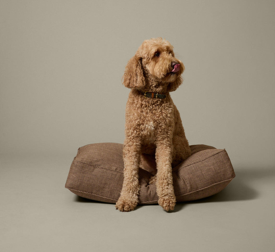 PIERCE & WARD DOG BED IN ITALIAN PLAID LINEN (MULTIPLE SIZES)