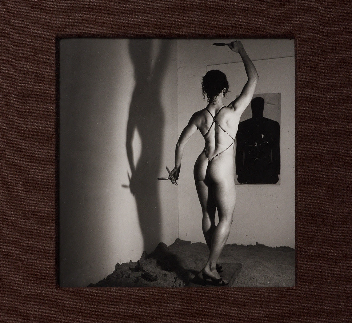 "LISA LYON WITH KNIVES" GELATIN SILVER PRINT BY HELMUT NEWTON (1920-2004), SIGNED BY LISA LYON