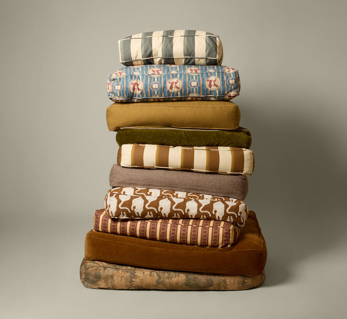 PIERCE & WARD DOG BED IN ROSE STRIPE (MULTIPLE SIZES)