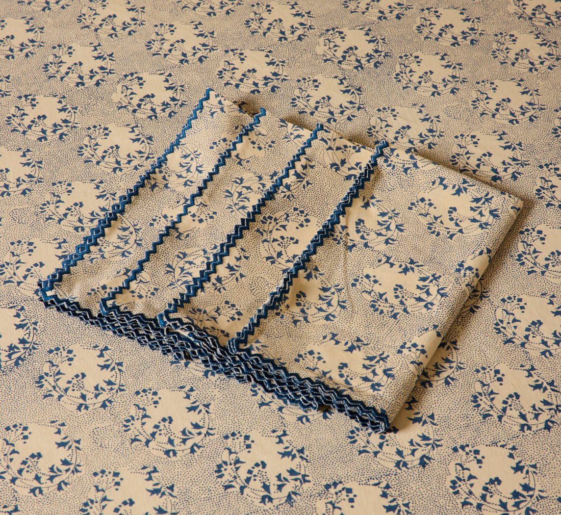 PIERCE & WARD NAPKIN IN BLUE MOON FLORAL