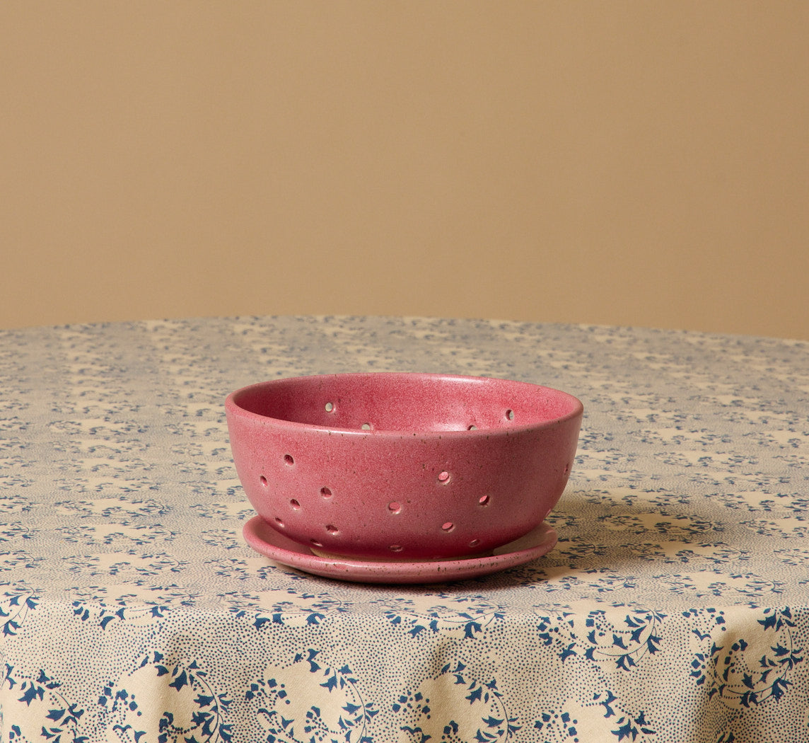 SPECKLED STONEWARE BERRY BOWL